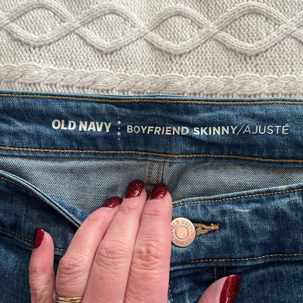 Old Navy Boyfriend Skinny Distressed Medium Wash Jeans Women’s Size 18 - Picture 13 of 13